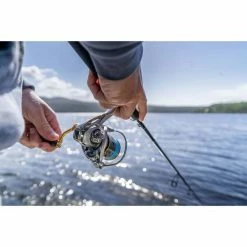 Daiwa Freams LT Spinning Reel 3000 -Fishing Storage Shop BCF 613016 05 hi res